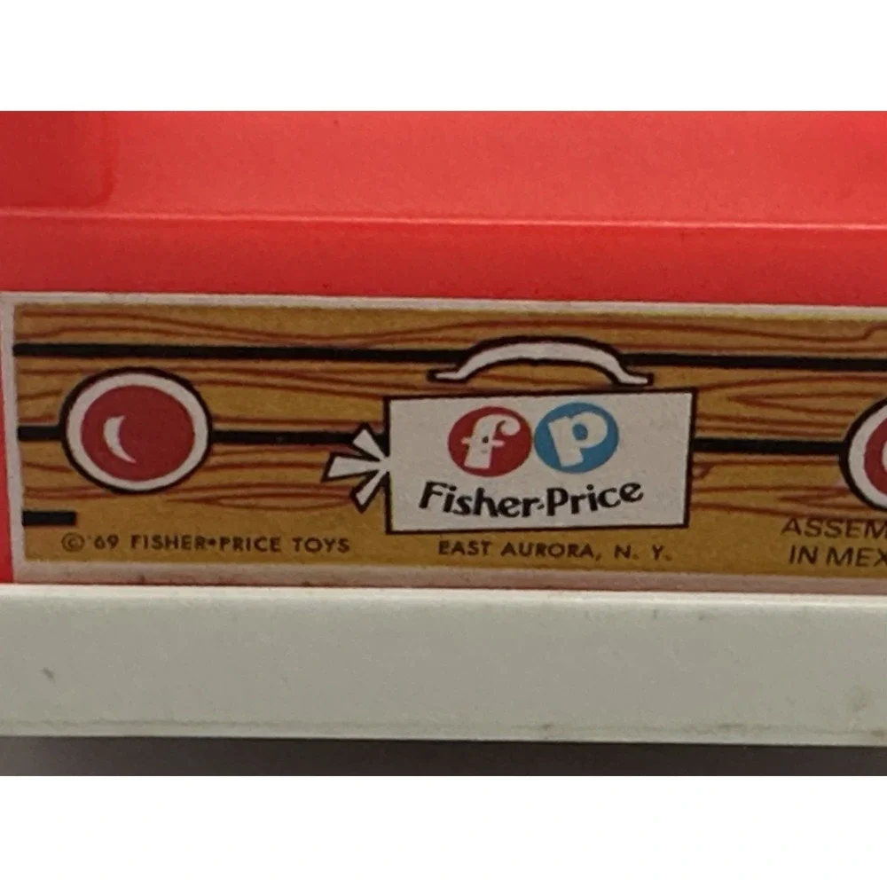 VTG FISHER PRICE LITTLE PEOPLE PLASTIC RED & WHITE MINI-BUS‎ TOY WOOD BASE 1969